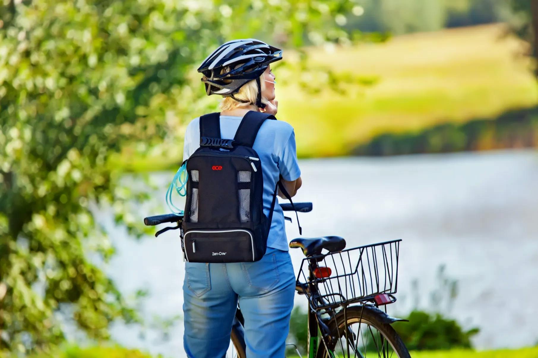 Zen-O lite backpack_woman_bike